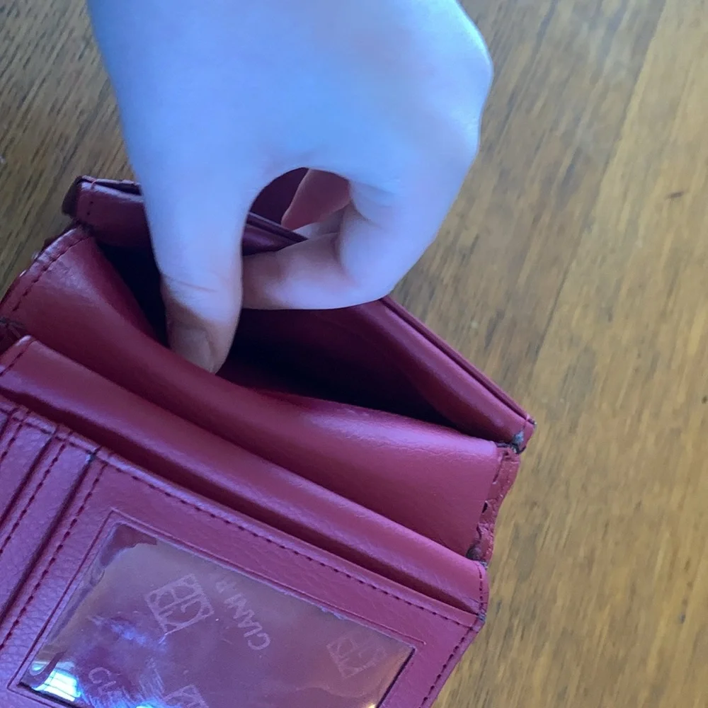 Red wallet - Picture 6 of 10